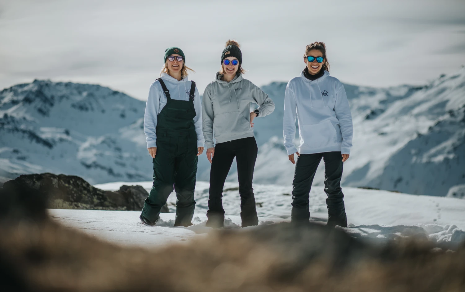 Womens Faux Fur Pom Beanie Navy - Afbeelding 2