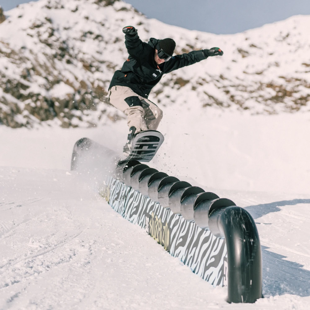 Black LP Pro 157W Snowboard + Logic Black Snowboardbindingen + Light Sack Diamond Black 165cm - Afbeelding 2