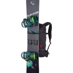 Dakine Poacher RAS 18L Backpack Black -Dakine Verkoop dakine poacher ras 18l backpack black snowboard attached